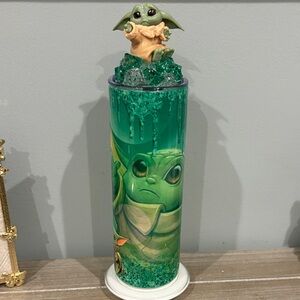 Custom Baby yoda  Tumbler with magnetic Figurine